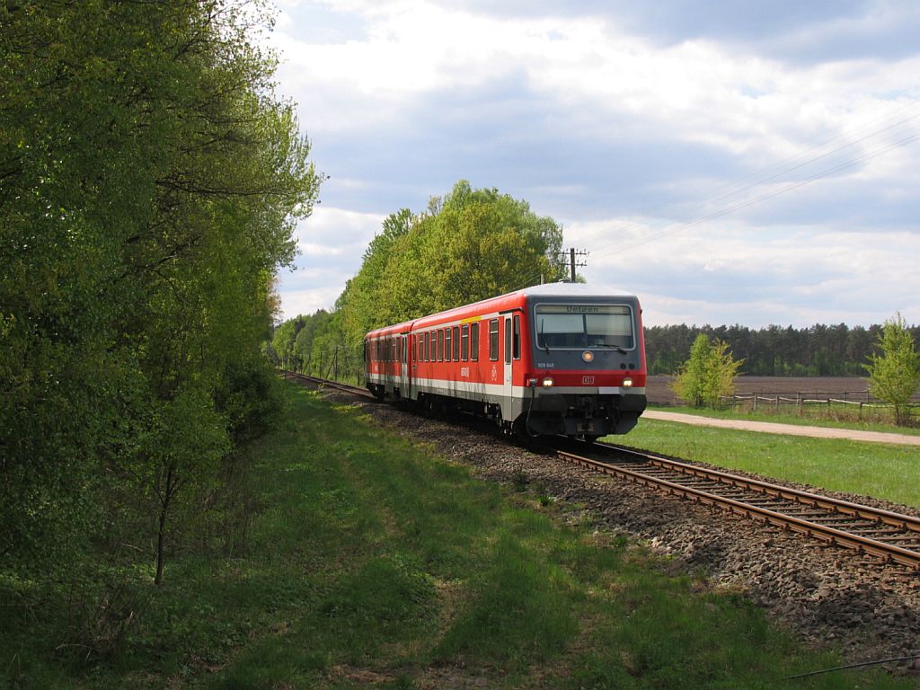 928 645/628 645 mit RB 14653 Bennemhlen-Uelzen bei Htzingen am 3-5-2011.