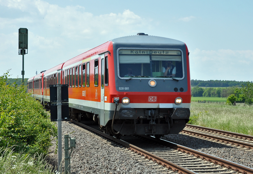 928 681 nach Kln beim Feldweg-B Wikirchen - 06.06.2013