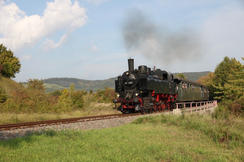 93 1360 (ex.�BB) F�tzen 25.09.2011. Es wird Herbst im Wutachtal. 