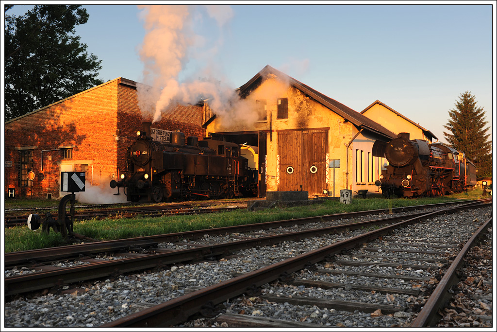 93.1420 vom  Verein neue Landesbahn  verlsst fr zwei geplante Sonderfahrten am 28.5.2012 die ehemalige Zugfrderung Mistelbach. Daneben - 52.7612 der Firma Brenner&Brenner.