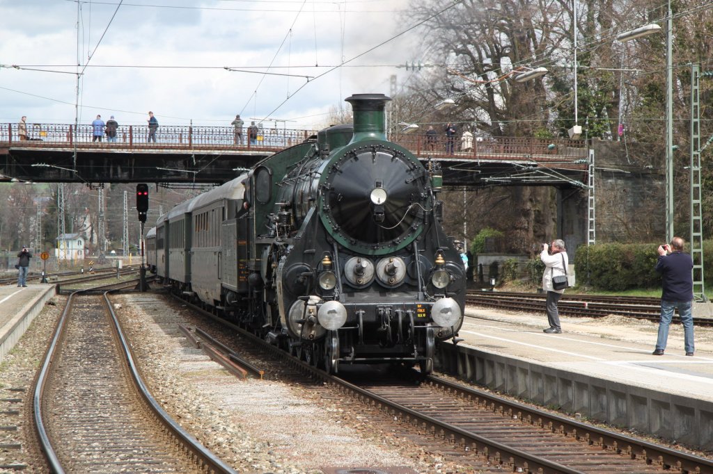  95 Jahre und kein bisschen mde  Einfahrt eines Dampfsonderzuges mit einer Dampfloklegende,der bayerischen S 3/6
18 478(Maffei 1918)in Lindau Hbf.13.04.13

