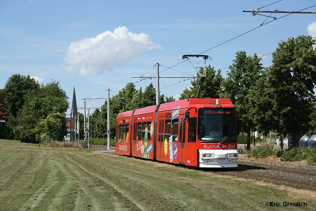 9552 mit der M5 von Broitzem zum Hauptbahnhof am 15.7.2010. 