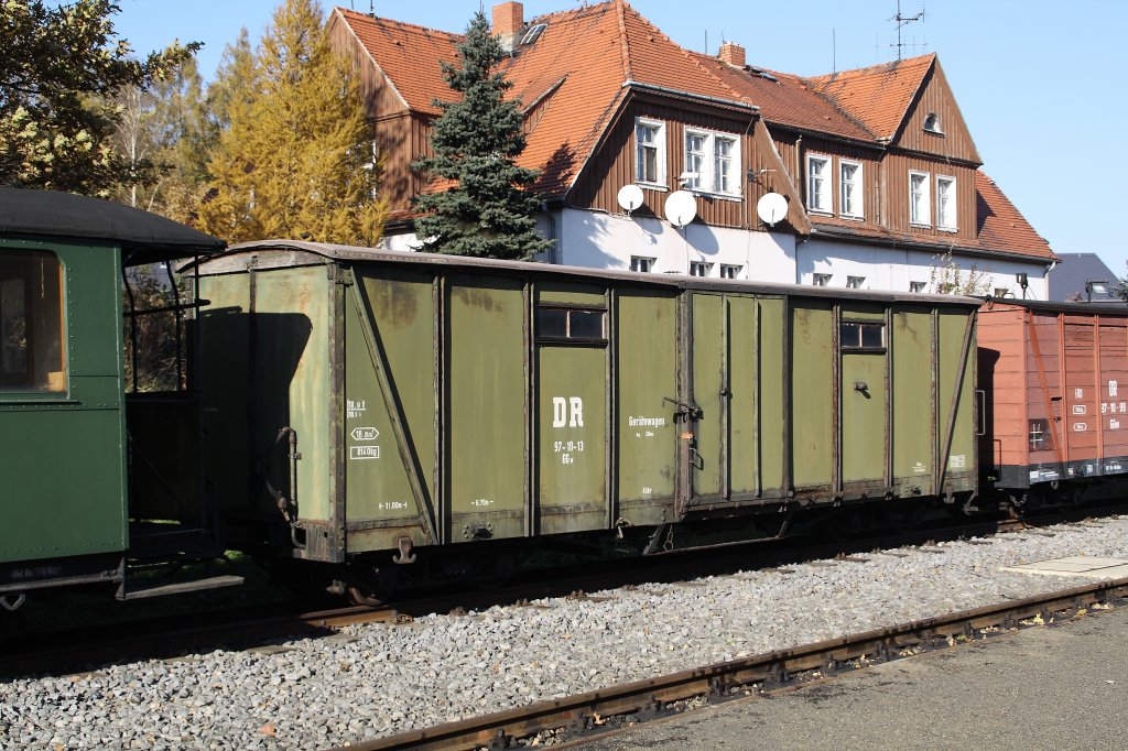 97-10-13 am 30.10.2010 in Bertsdorf. 
