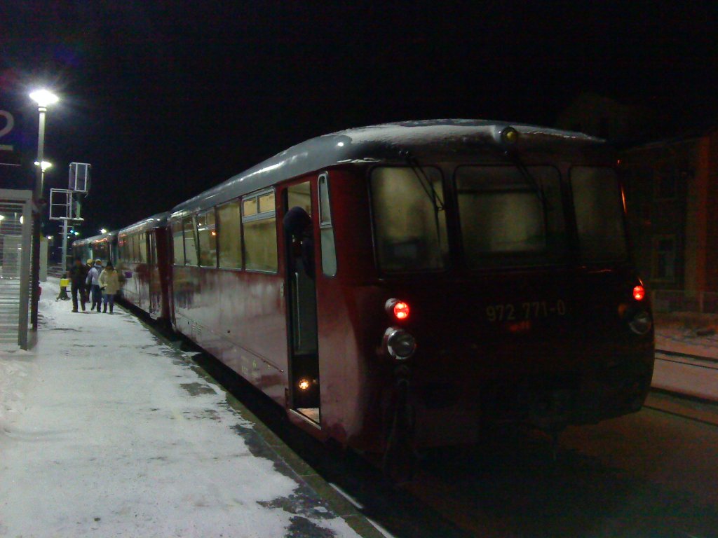 972 771-0 der Wiesentatalbahn bei der Ankunft in Mehltheuer/V. am 20.12.09