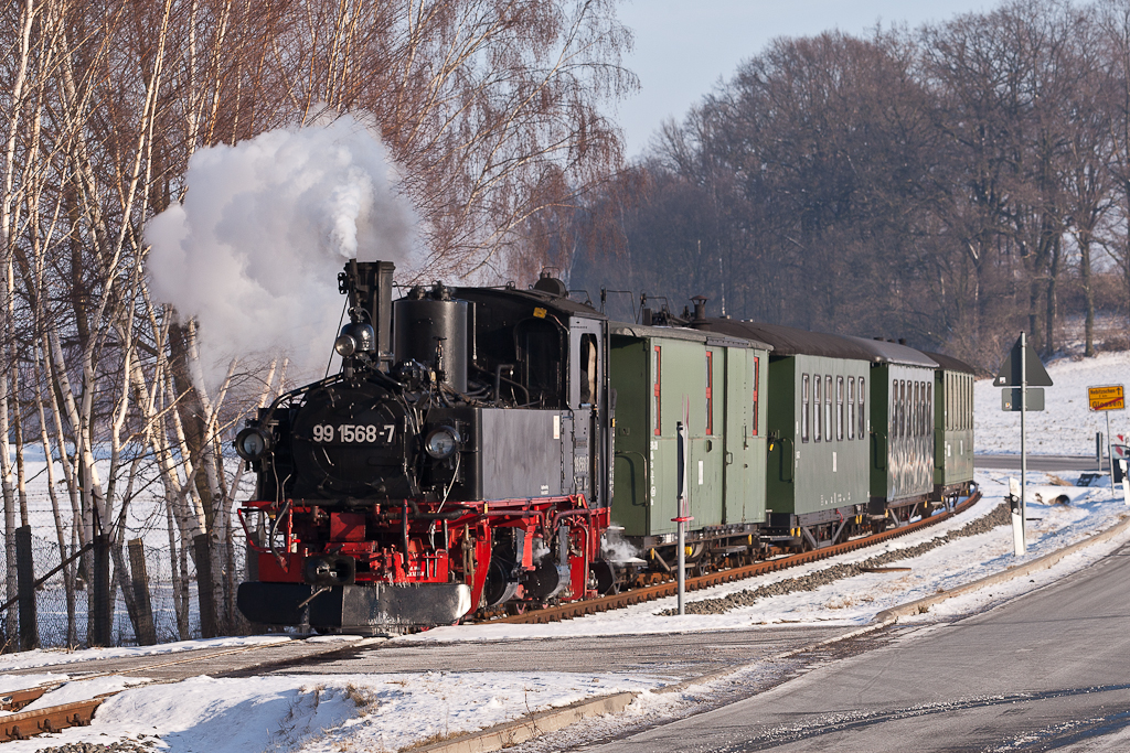 99 1568-7 bei der Einfahrt in Glossen am 12.02.2012.