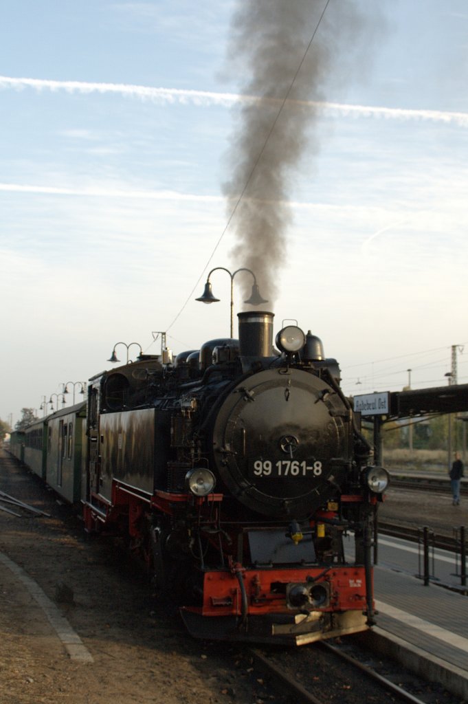 99 1761-8 am 24.10.09 im Bahnhof Radebeul Ost.