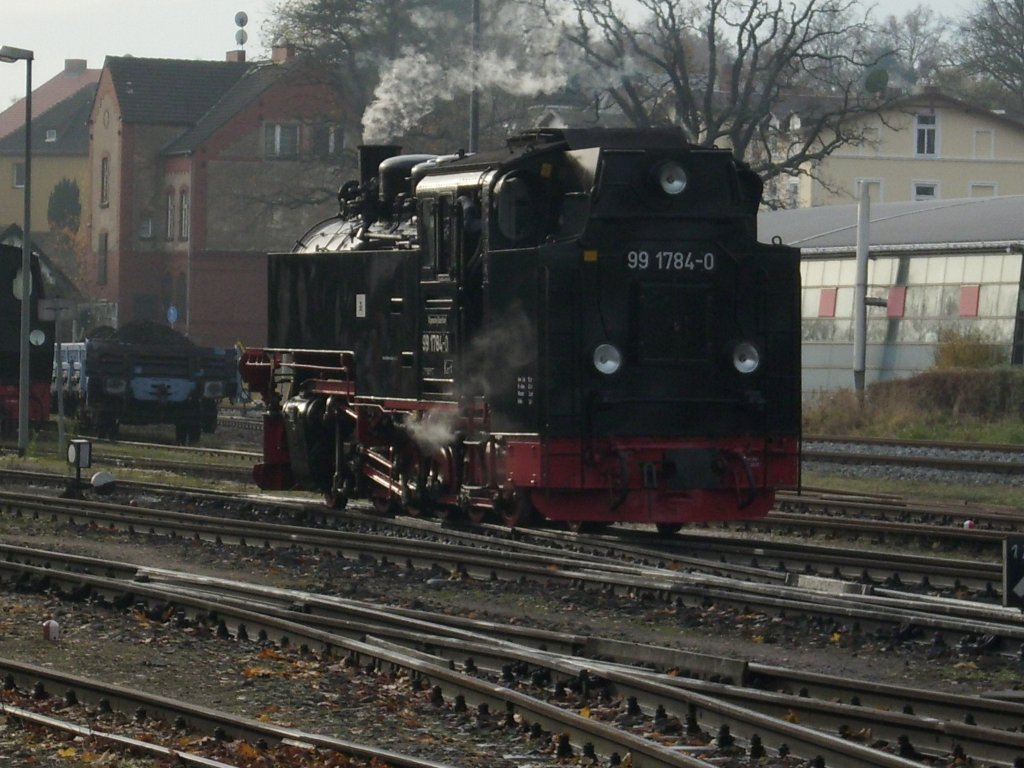99 1784 am 14.November 2009 auf dem Weg in die Einsatzstelle Putbus.