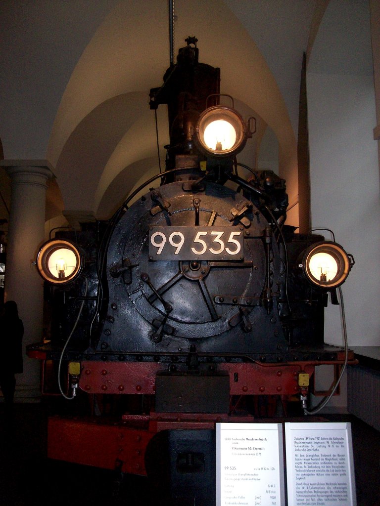 99 535 geniet ihr  Rentnerdasein  im Verkehrsmuseum Dresden.Am 05.01.2013 gegen 16:31 Uhr aufgenommen. Erst beim berarbeiten fiel auf, da die Ersatzkamera eine vllig falsche Datumsangabe hat.