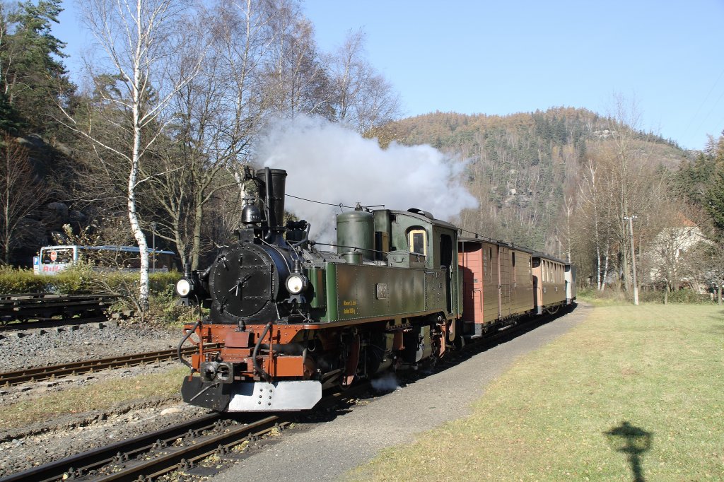 99 555 hat am 30.10.2010 den Bahnhof Oybin erreicht. 

