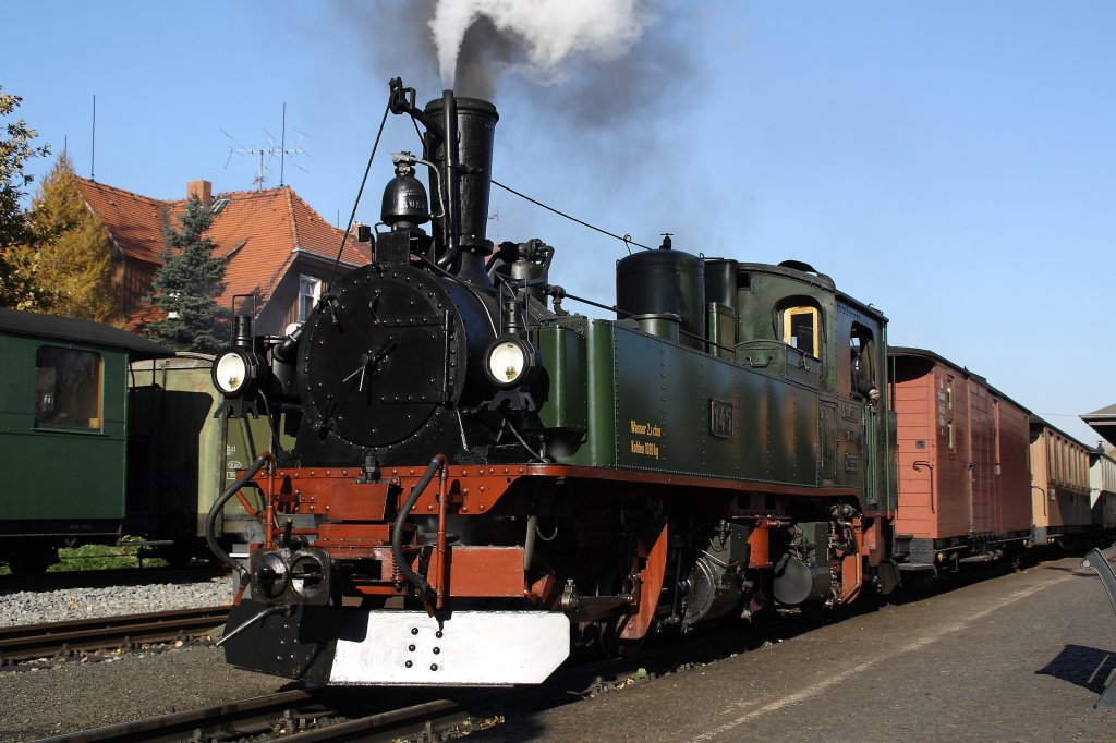 99 555 wartet am 30.10.2010 in Bertsdorf auf dem Abfahrtsbefehl. 

