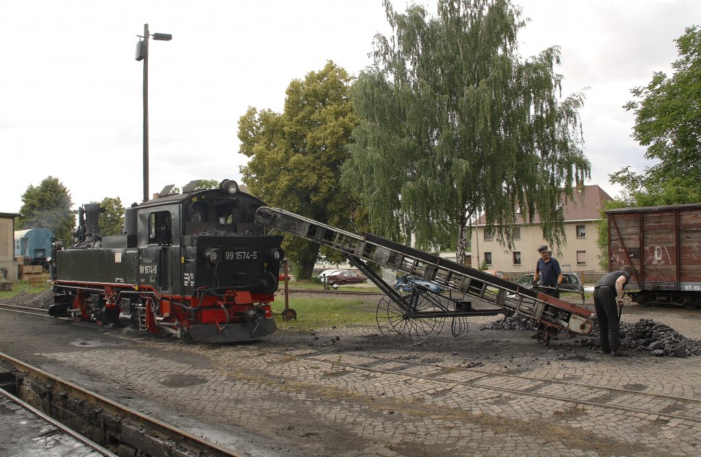 99 574 an der Kohle im BW Mgeln. (26.06.2011) 

