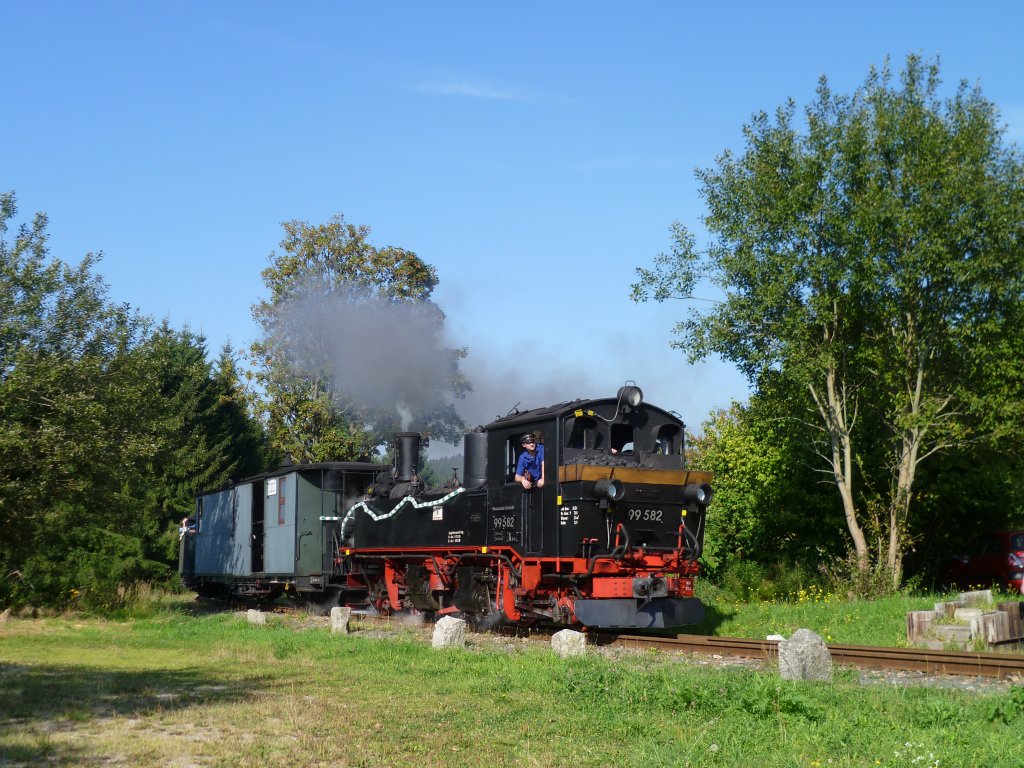 99 582 fhrt am 03.09.11 in Sttzengrn ein. Anlass ist das Brstenfest.