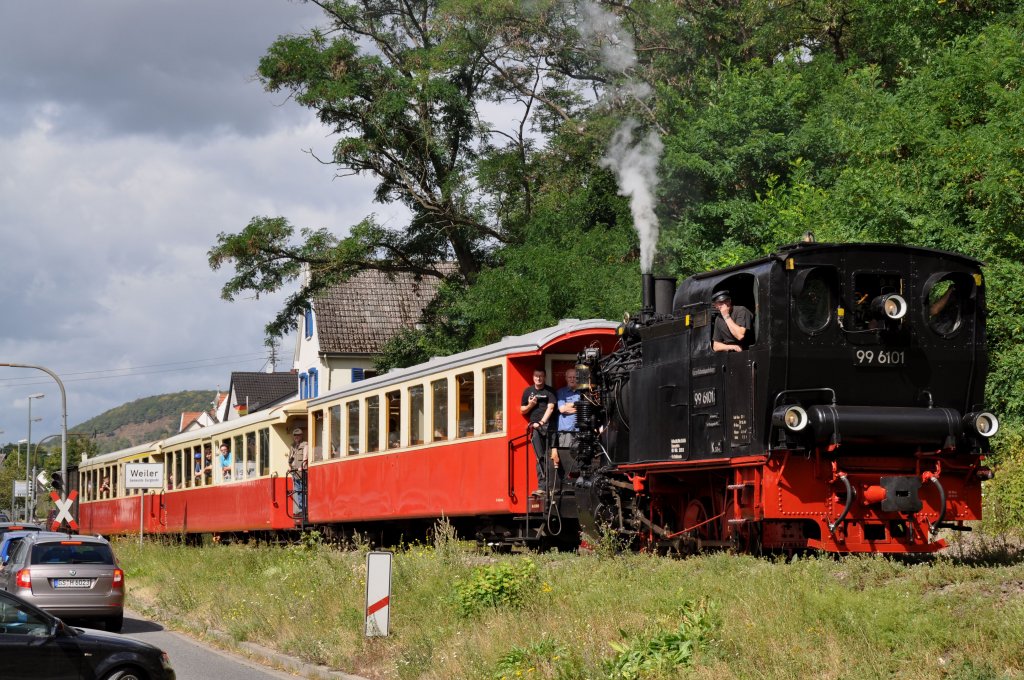 99 6101 der HSB als Gastfahrzeug bei der Brohlatalbahn bei der Einfahrt in Weiler (25.08.2012)
