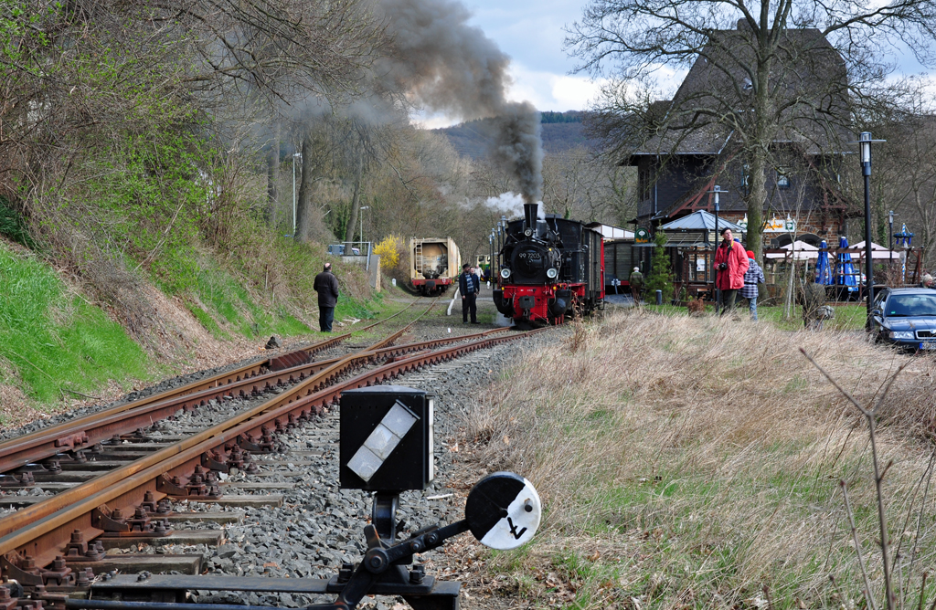 99 7203 des  Alb-Bhnle  beim Gasteinsatz fr BEG in Burgbrohl - 02.04.2010