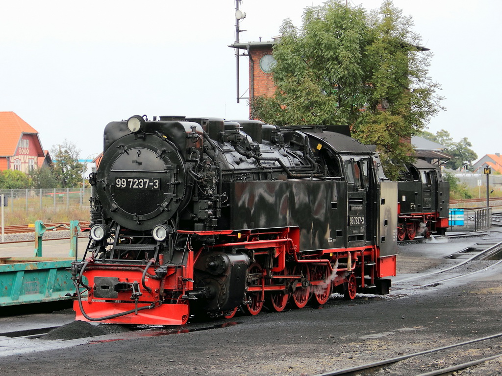 99 7237-3 nach dem entschlacken auf dem Betriebsgel�nde des Bahnhofs Wernigerode am 21. September 2012. 