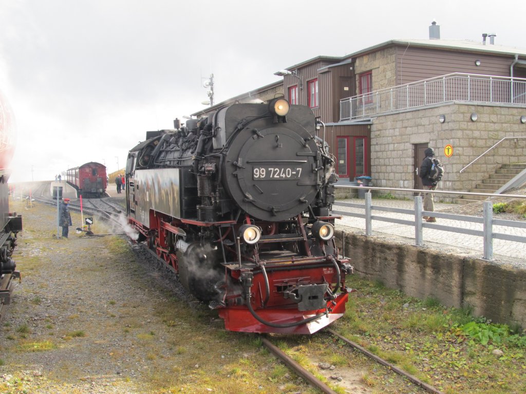 99 7240-7 beim Umsetzen am 13.10.2012 im Bahnhof Brocken.