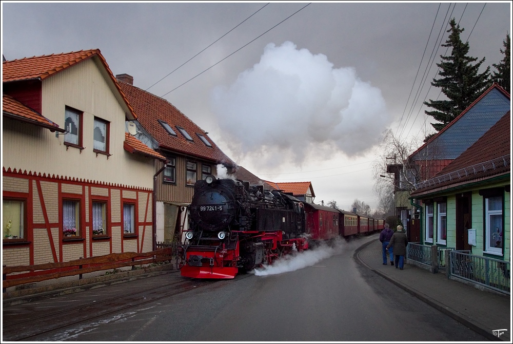 99 7241 der HSB fhrt mit Zug 8931 von Wernigerode auf den Brocken. Wernigerode Hochschule Harz 3.2.2011

