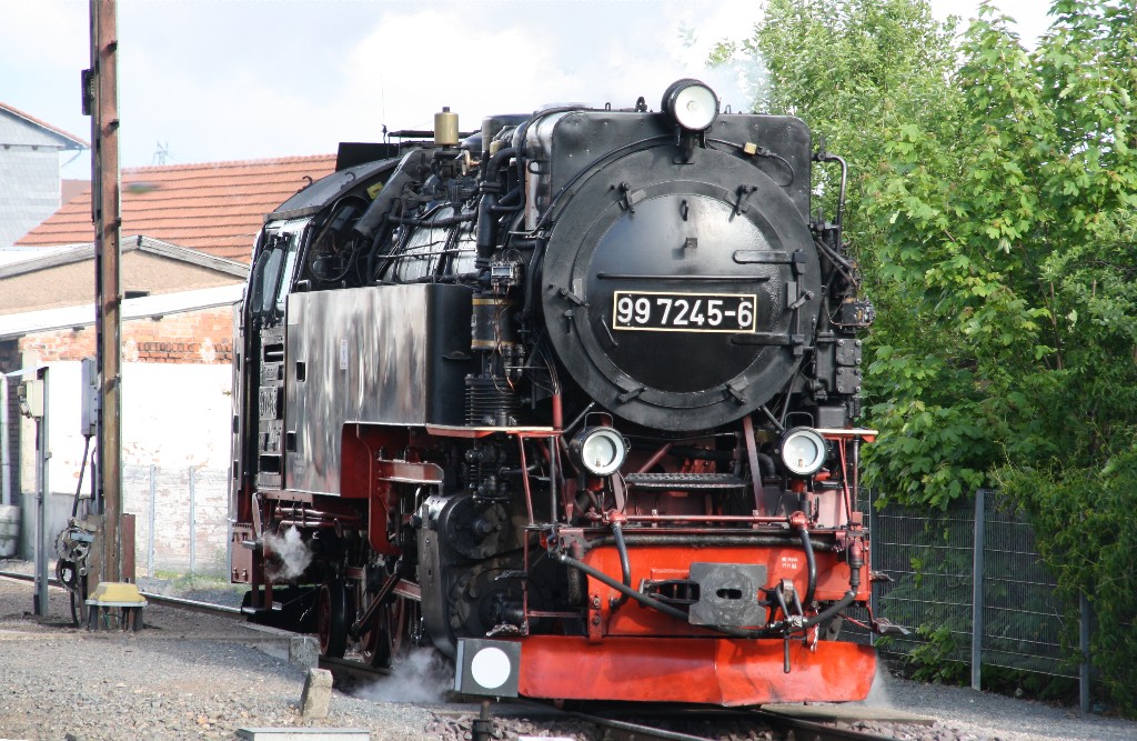 99 7245-6 bei der Umfahrung ihres Zuges am 16.05.2012 in Nordhausen