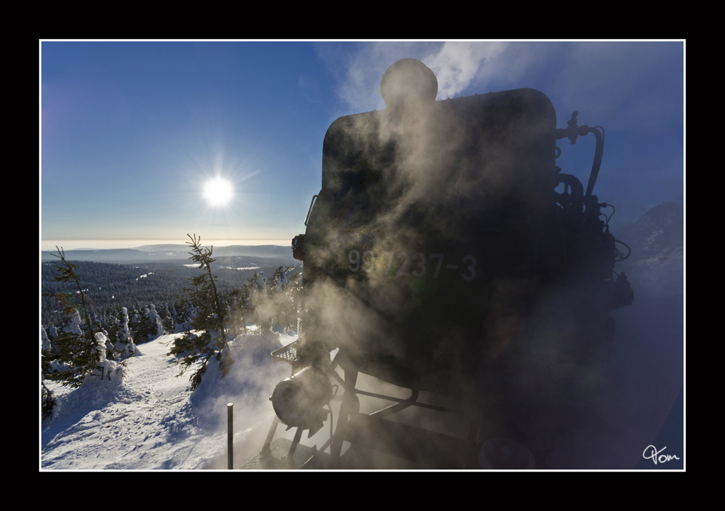 99 7247 rollt mit dem Zug 8936 vom Brocken talwrts, in Richtung Wernigerode. Brocken 4.3.2013