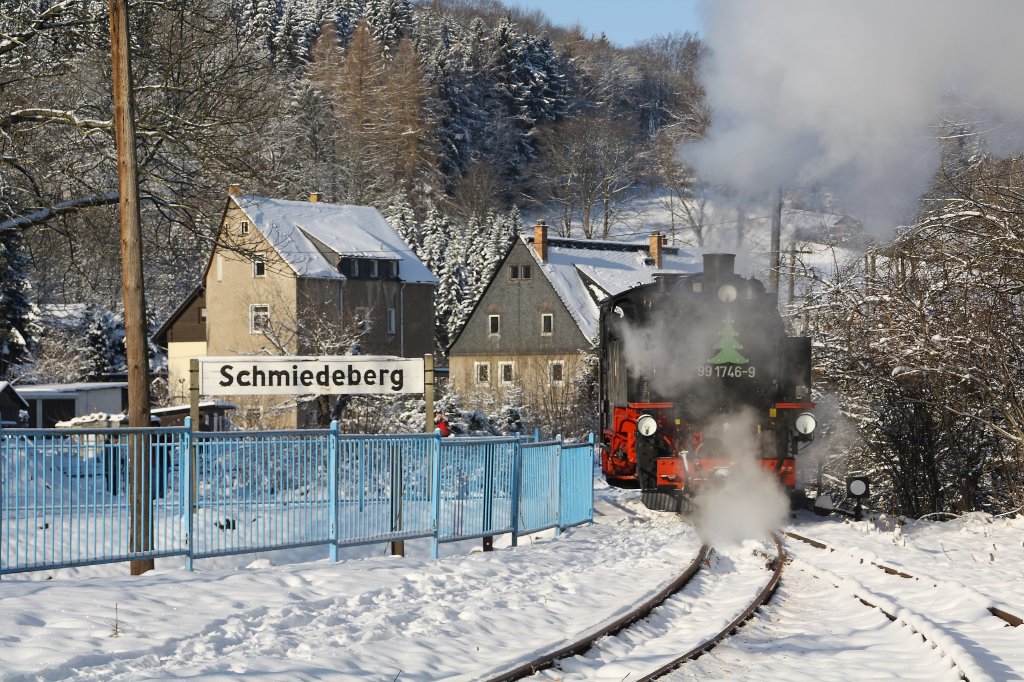 99 746 am 27.11.10 im Bahnhof Schmiedeberg. 

