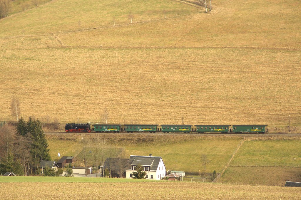 99 773 ist am 21.11.09 zwischen Neudorf und Haltepunkt Neudorf unterwegs. 