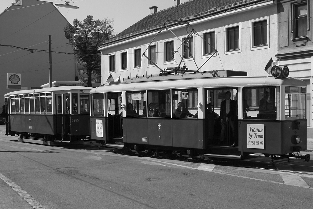 A 1 + k5 3965 des WTM als Sonderverkehr anllich des Tramwaytag am 15.09.2012 die Station Gutraterplatz einfahrend.