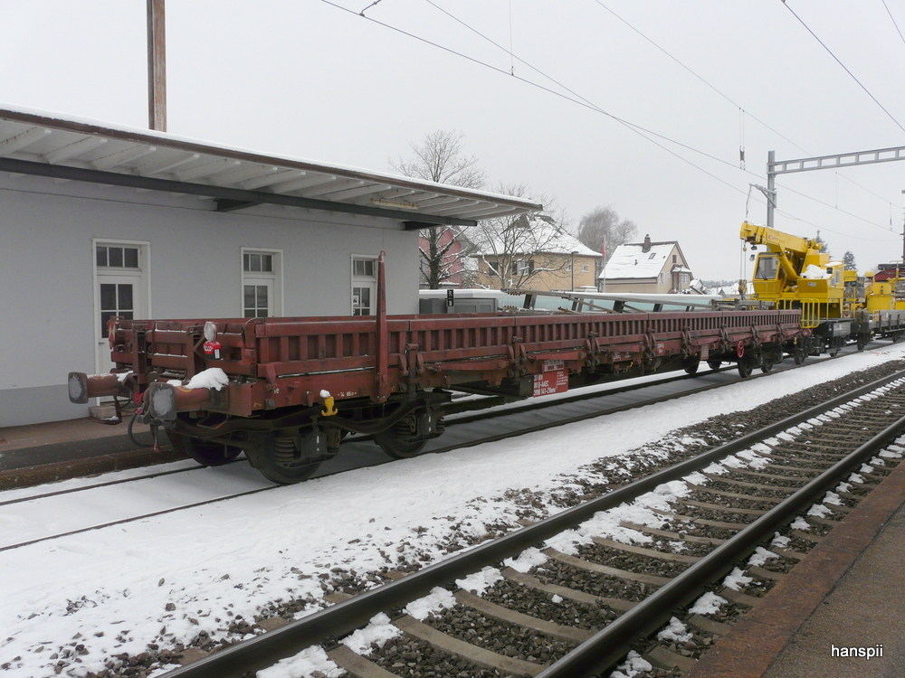 AAE - Gterwagen vom Typ Rens 37 80 398 8 141-2 im Bahnhof Luterbach-Attisholz am 10.02.2013