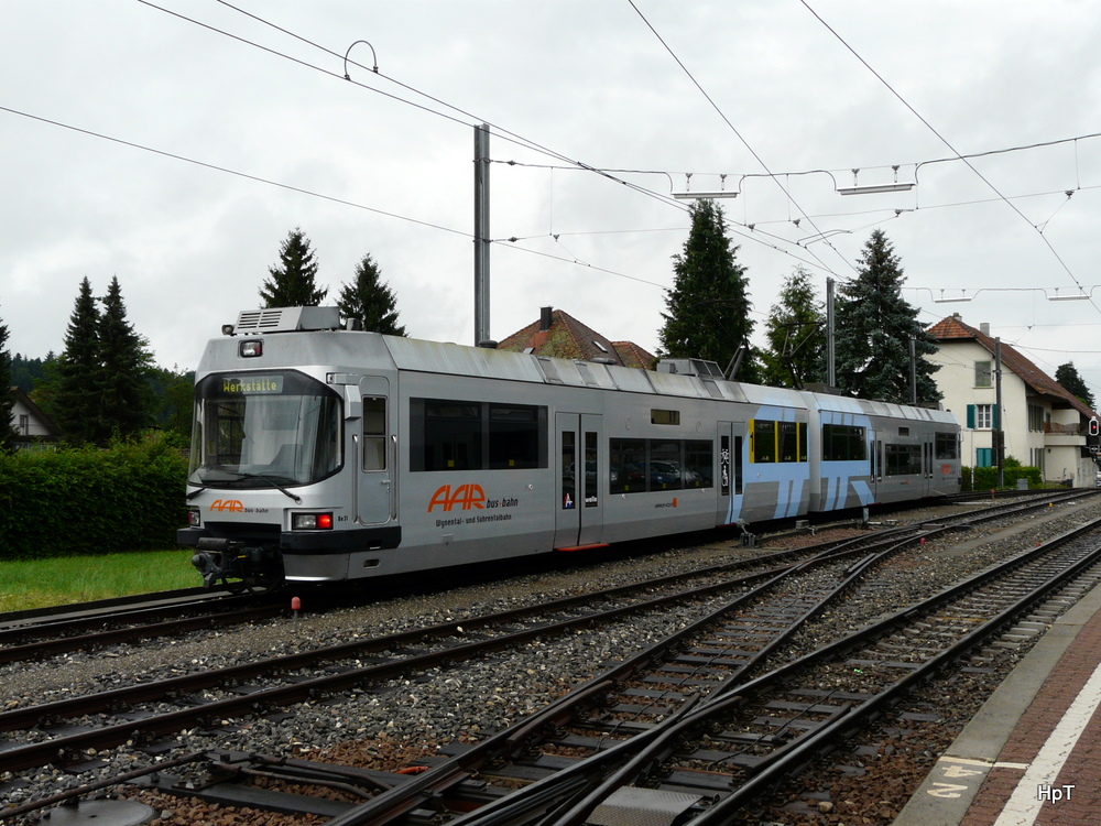 AAR - Triebwagen ABe 4/8 31 im Bahnhof Schftland am 23.07.2010 .. Fotostandpunkt auserhalb der Geleise ..