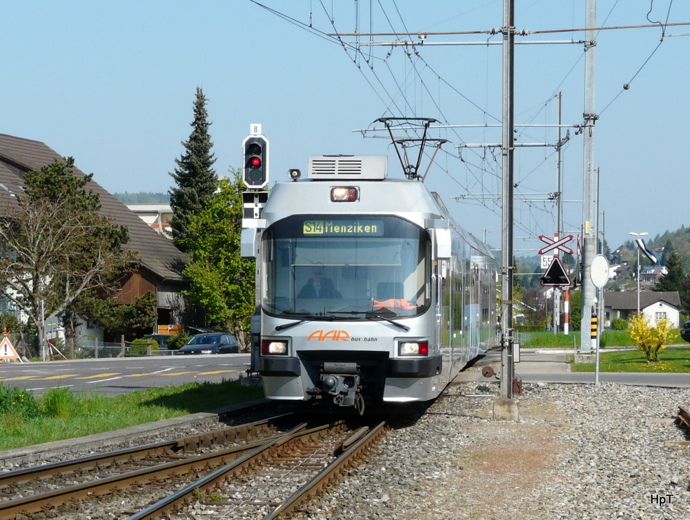 AAR - Triebwagen ABe 4/8 33 in Oberkulm am 17.04.2011