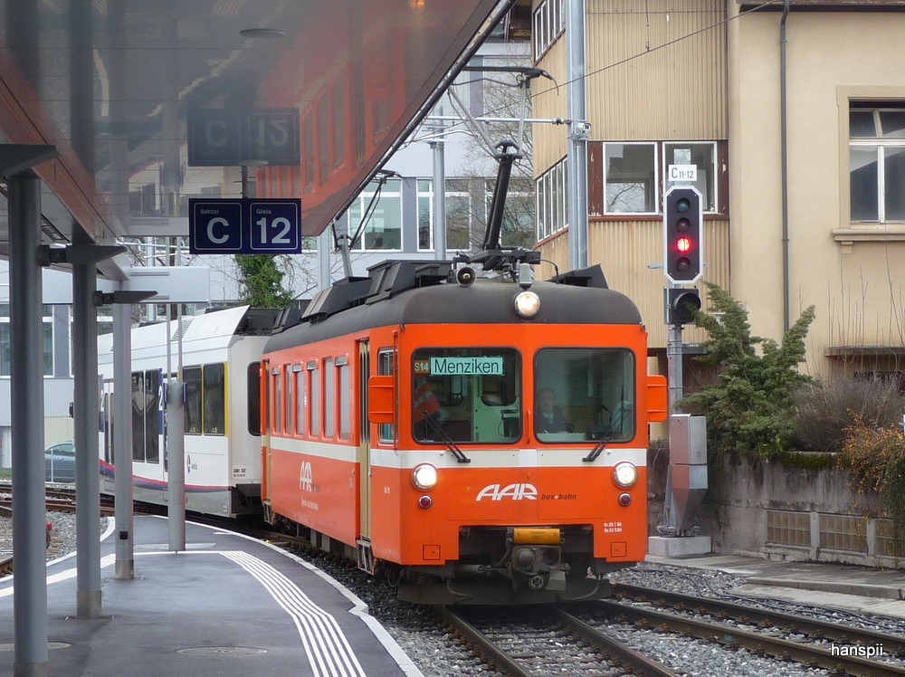 AAR - Triebwagen Be 4/4 25 mit Steuerwagen ABt 52 bei der einfahrt in den Bahnhof Aarau am 02.02.2013