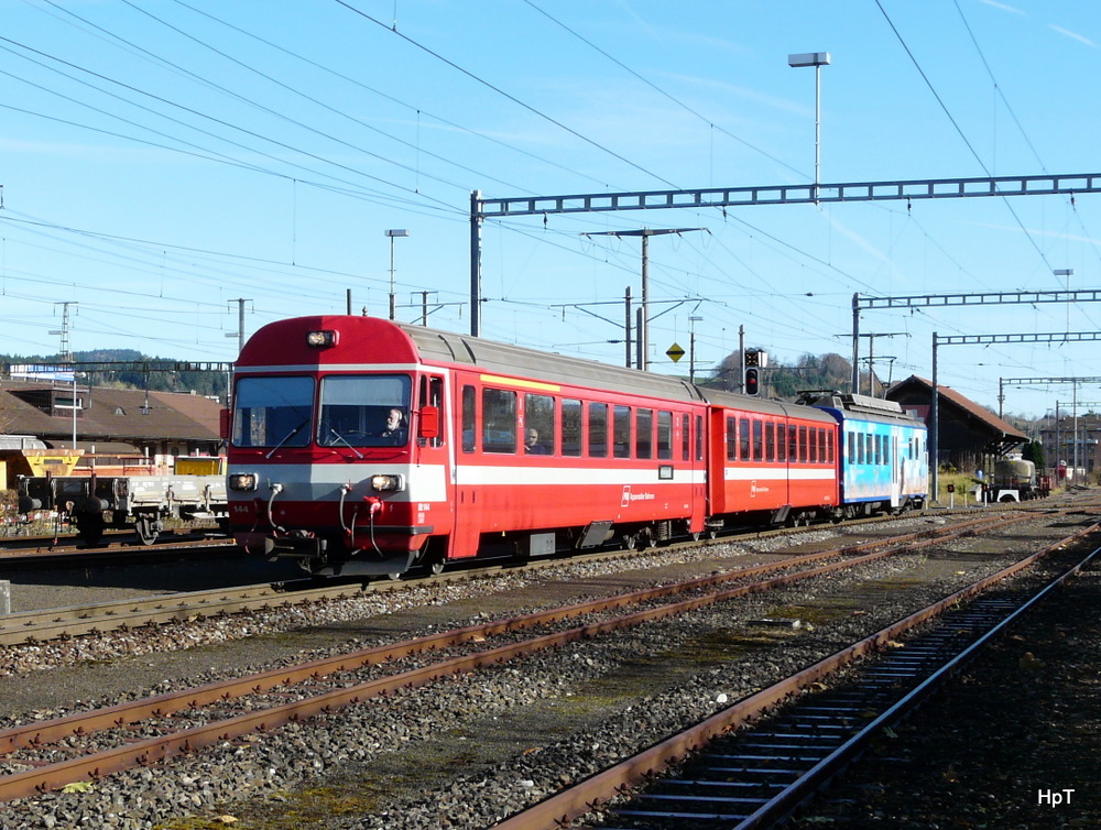 AB - Einfahrender Regio im Bahnhof Gossau am 14.11.2010