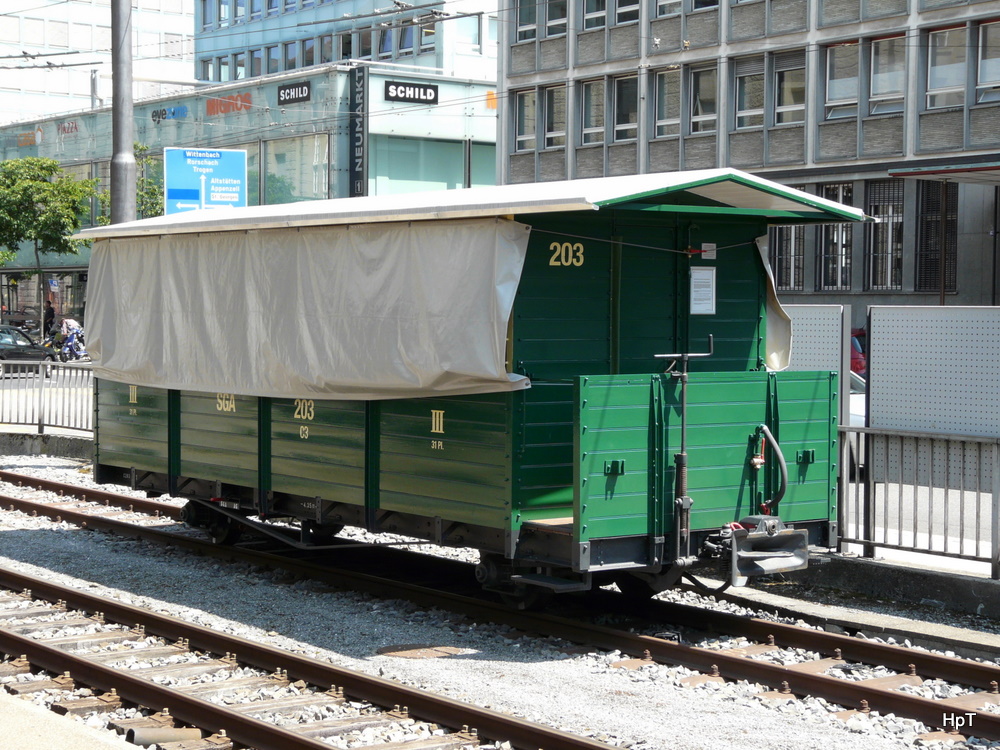 AB - Sommerwagen C 203 im Bahnhof ST.Gallen am 09.07.2011