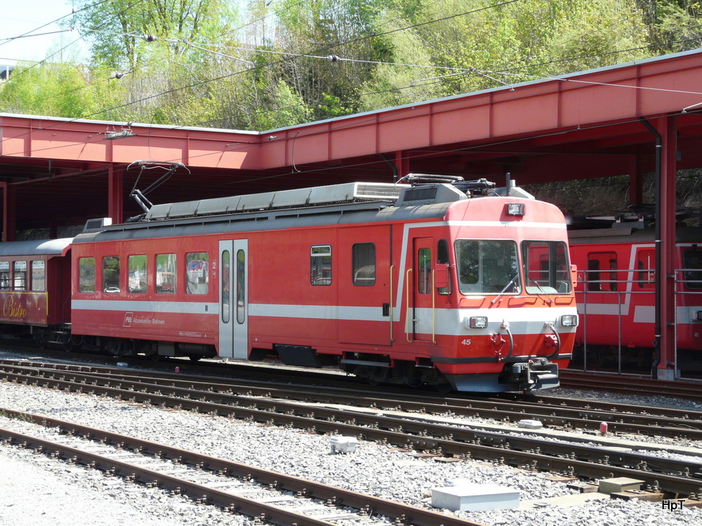 AB - Triebwagen BDe 4/4  45 bei Rangierfahrt im Bahnhofsareal in Herisau am 08.05.2013