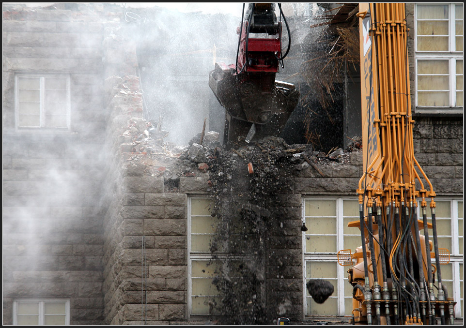 Abbruchareiten - 

... Stuttgarter Hauptbahnhof 

31.08.2010 (M)