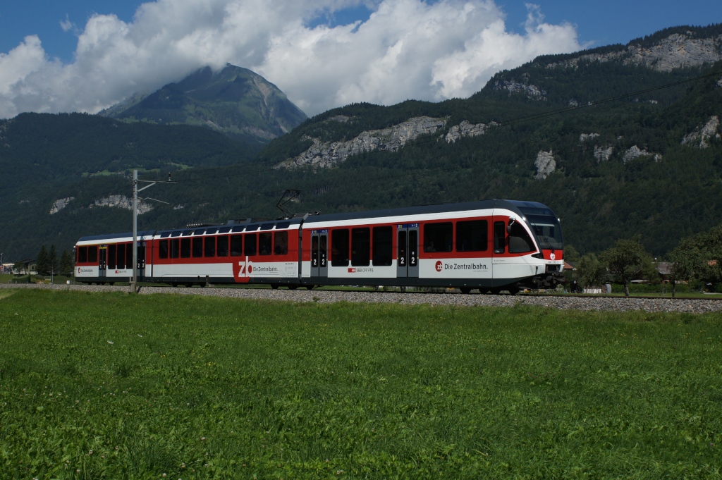 ABe 130 010-2 befindet sich am 10.8.12 kurz vor Meiringen.
