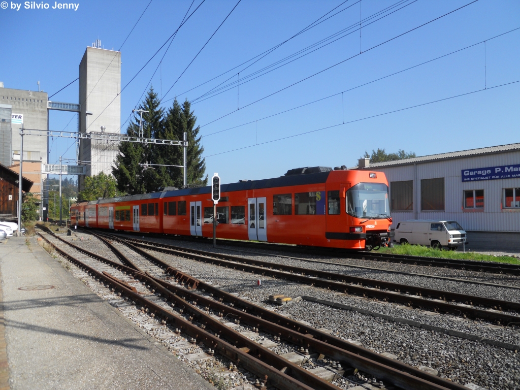 ABe 4/12 71 ''Primeli'' am 4.10.2011 bei der Einfaht in Lohn-Lterkofen. Wo wegen Bauarbeiten auf den Bus umgesteigen werden muss.