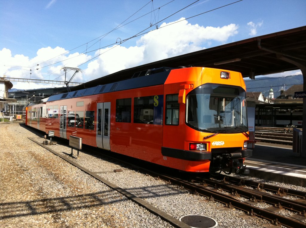 ABe 4/12 Nr. 69 in Solothurn, 15.06.2011. Dieser Zug wurde vor dieser Zufallsaufnahme von Worb Dorf nach Solothurn berfhrt. Der Zug kommt direkt aus dem Depot, in welchem er revidiert worden ist.