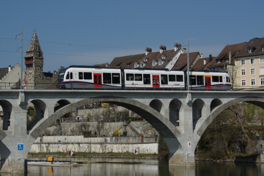 ABe 4/8 5008 fhrt am 29.3.12 von Bremgarten Richtung Bremgarten West.