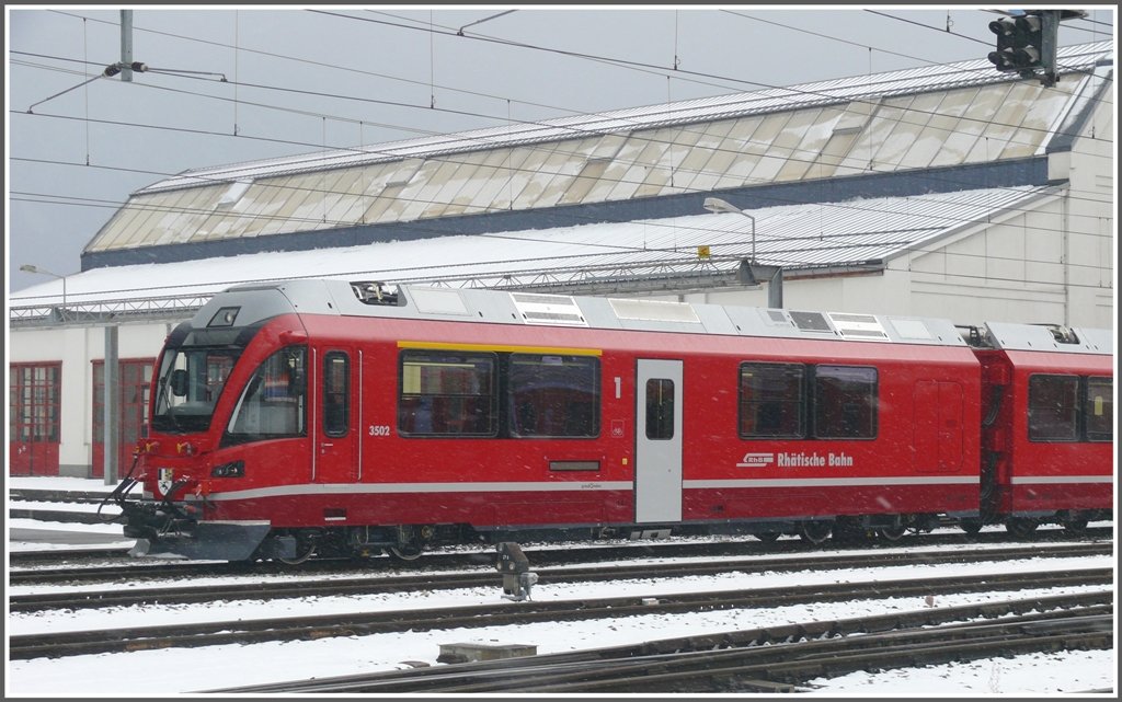ABe 8/12 3502 vor dem Depot Landquart. (10.02.2010)