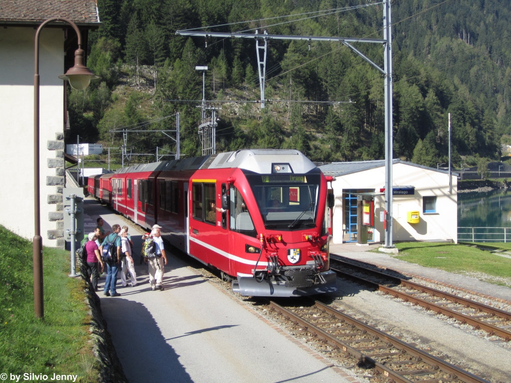 ABe 8/12 3508 ''Richard Coray'' am 9.9.2012 als Regio 1617 nach Tirano in Miralago, dem sdlichen Ende des Lago die Poschiavo, der rechts im Bild noch knapp zu sehen ist.