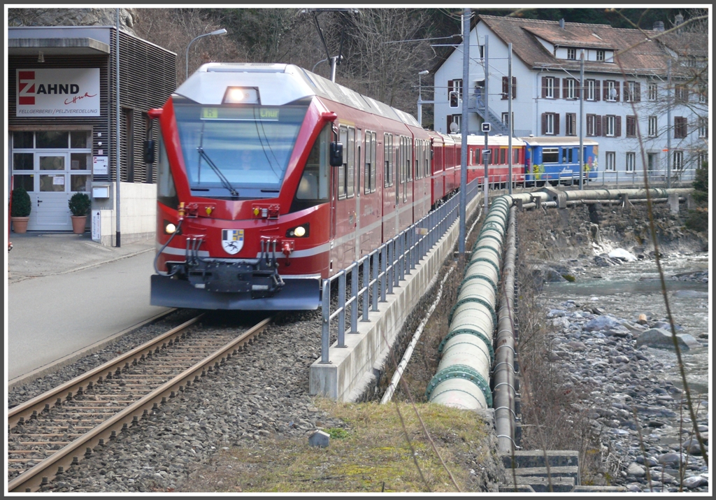 ABe 8/12 3509 mi R1432 aus Arosa bei der ehemaligen Haltestelle Sassal. (08.01.2011)
