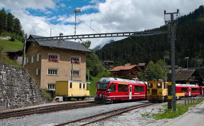 ABe 8/12 3514	  Steivan Bruniesmit  am 9. August 2011 mit dem R 1444 (Arosa - Chur) in Langwies.