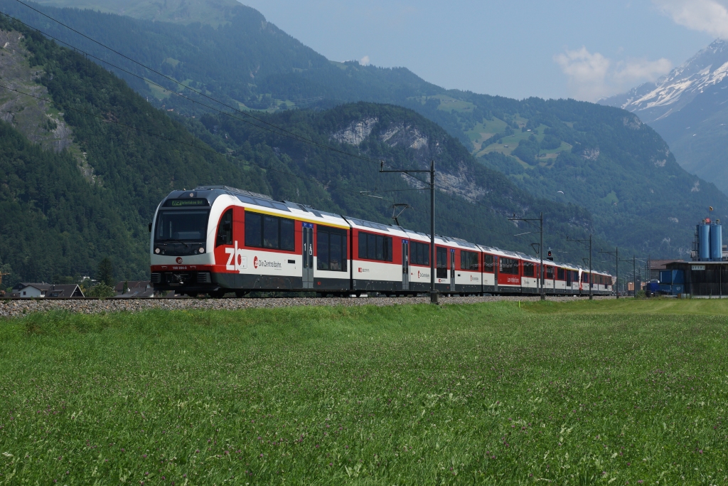 ABeh 150 204-2 und ABeh 150 004-4 verlassen am 07.07.2013 Meiringen als IR 2224 Richtung Interlaken Ost.