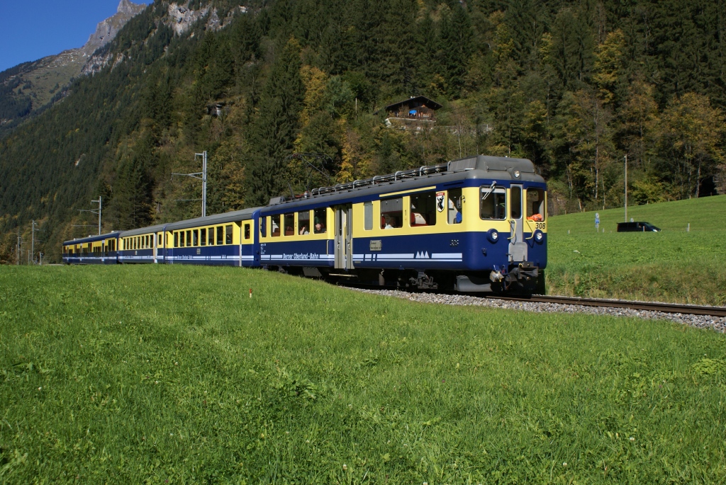 ABeh 4/4 I 308 erreicht am 3.10.10 Schwendi.