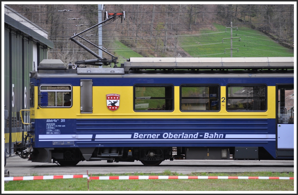 ABeh 4/4 II 311  Grindelwald  in Zweiltschinen. (25.04.2012)