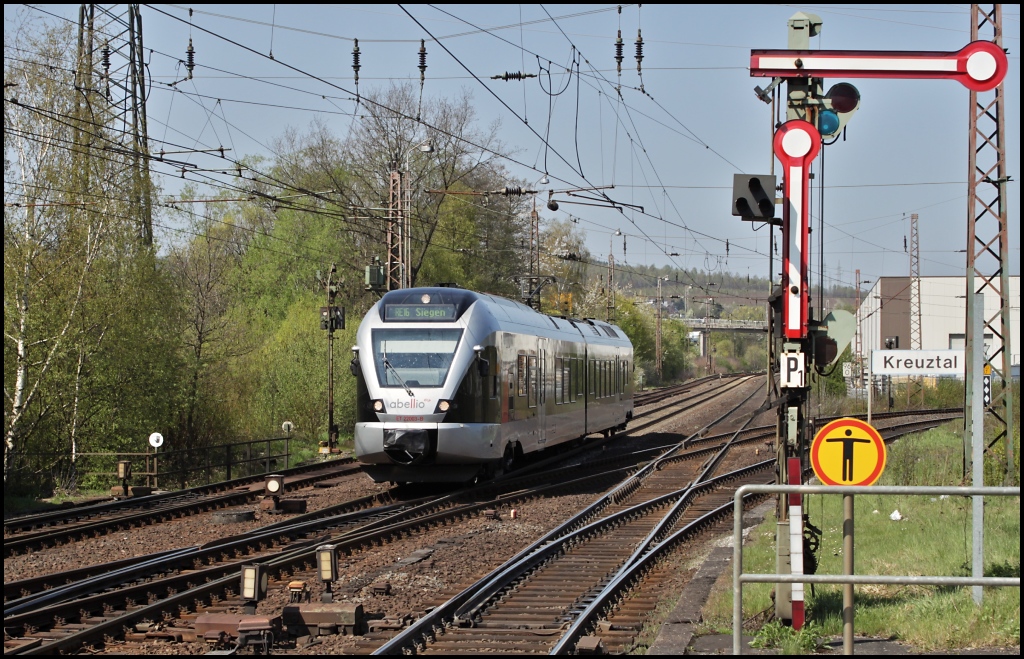 Abellio ET 22003 als RE 16 nach Siegen am 19.04.11 in Kreuztal
