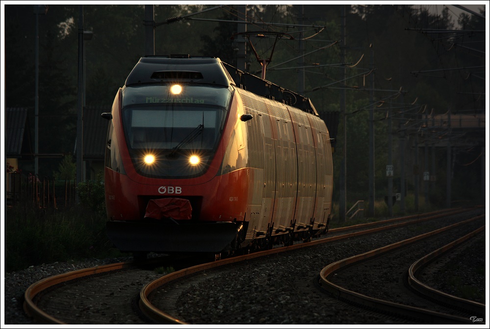 Abendaufnahme vom Triebwagen 4024 114 welcher als REX 1712 von Villach nach Mrzzuschlag unterwegs war.
Zeltweg 1.7.2010 