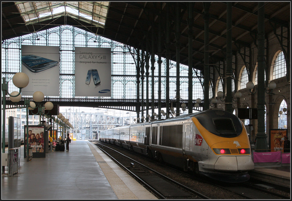 Abfahrt, aber nicht nach London - 

Ein TMST Eurostar-Triebzug verlässt den Gare du Nord in Paris in Richtung Lille. 

17.07.2012 (M)
