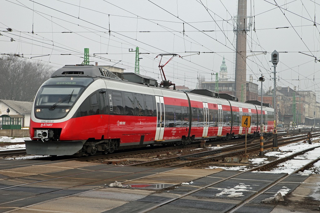 Abfahrt des Talenttriebwagen 5342 003 aus Gyr nach Hegeshalom am 18.02.2013