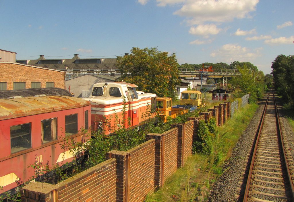 ABG V60-162 abgestellt auf dem Gelnde der Fahrzeugtechnik Dessau. Vom Oberdeck des DVE 670 004 fotografiert; 14.09.2011